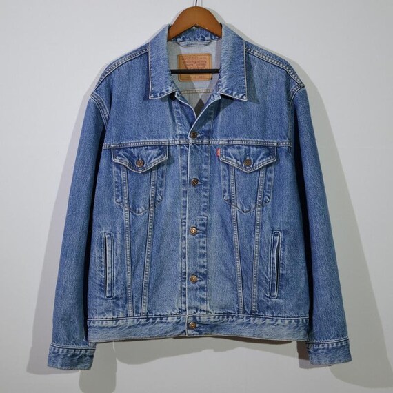 vintage Levi's jeans tracker