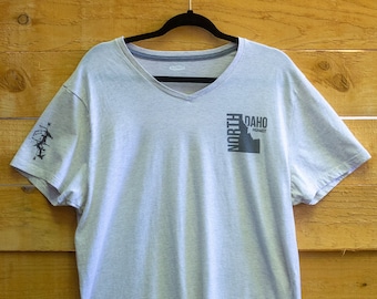 THRIFTED North Idaho Nomads XL Heather Grey V-neck logo tee