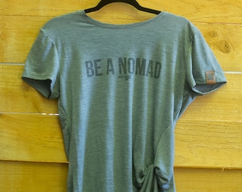 THRIFTED North Idaho Nomads Women’s M Heather Grey Twist Logo Tee