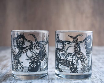 Whiskey Glasses - Tumbler Gift Set – Rocks Glass Octopus Decor 10 Oz (Set of 2)