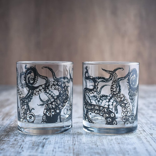 Whiskey Glasses - Tumbler Gift Set – Rocks Glass Octopus Decor 10 Oz (Set of 2)