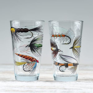 Beer Glasses - Fly Fishing Glass Set for Fisherman and Outdoorsman – Fly Lure Themed 16 oz Beer Drinking Glass Set of 2