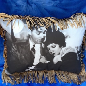 Gritty top sequin pillow