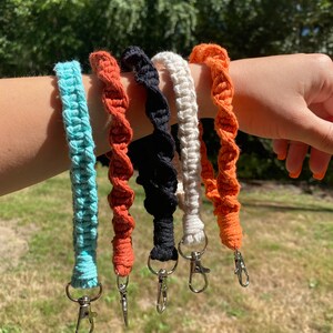 Macrame Wristlet keychain | Boho style keychain | Car and house key accessory | Handmade gift