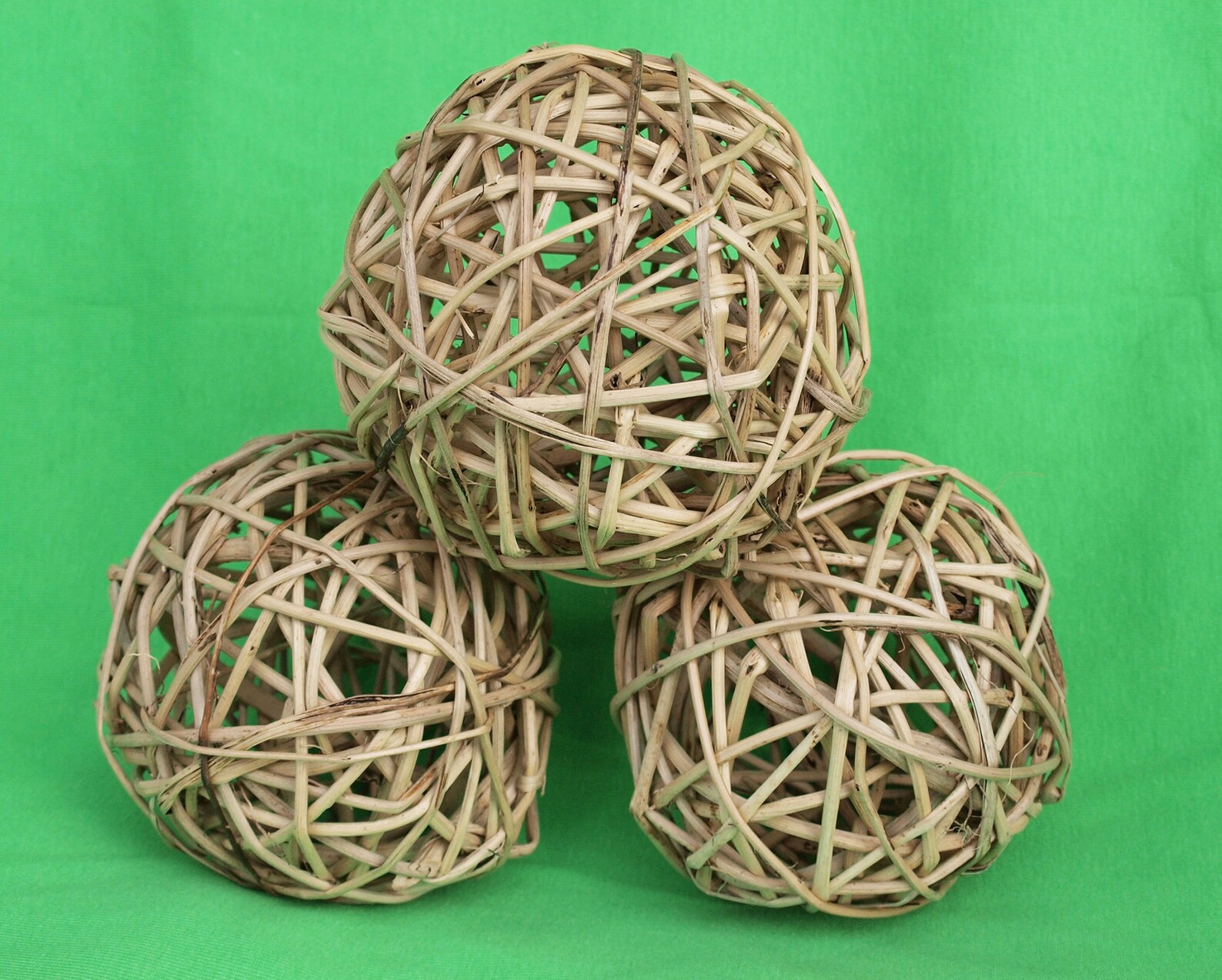 NATURAL 4 Vine Wicker Ball 2 Toy for Birds/parrots Etsy