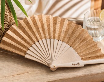 Abanico plegable personalizado de madera y corcho | Grabado láser de nombre o fecha | Recuerdo de boda | Idea de regalo de verano