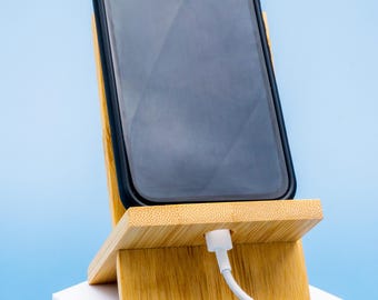 Space-saving, snap-on bamboo smartphone holder | Customizable with laser engraving - Gift idea | Keep your phone close at hand