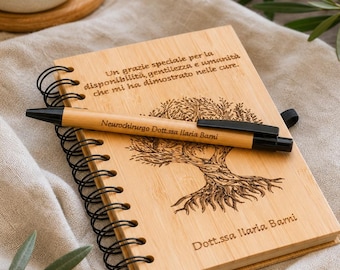 Regalo doctor personalizado | Cuaderno bambú con bolígrafo | Grabado árbol de la vida | Agradecimiento o graduación medicina