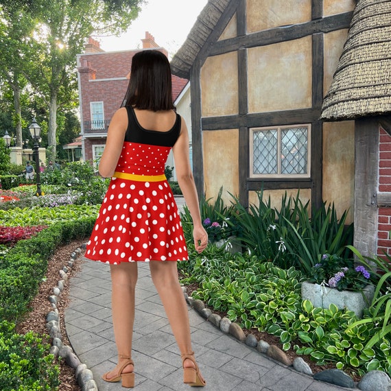 chinese dress ladies Windsor Rsvp Ready Lace Skater Dress in Red | Size: M