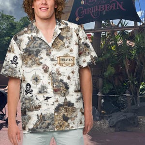 Piratenschiffe mit alter Karte Treasure Skull Island Weißes Unisex Button Shirt