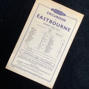 Oryginalny plakat British Railways z 1956 r. Ulotka BR Eastbourne z Loughton Chigwell Woodford Hainault Redbridge Leyton Stratford