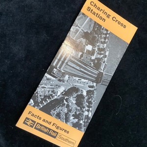 Oryginalna ulotka British Railways Southern Guide z lat 60. XX wieku – fakty i liczby dotyczące stacji Charing Cross