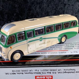 EFE 1/76 Scale Model Bus 18704 Bedford Duple Vega Coach - Southern Vectis