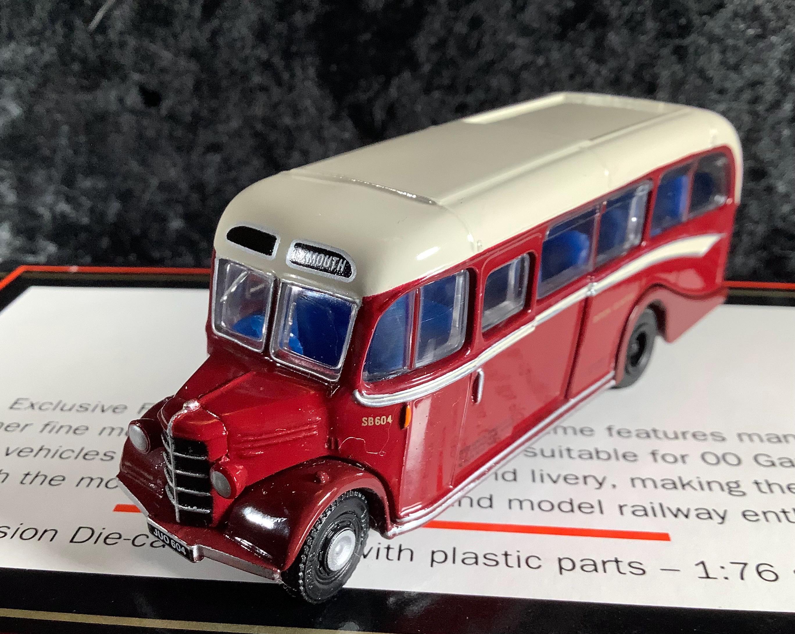 EFE 1/76 26402 DAIMLER UTILITY BUS GREENLINE EFE 1/76 26402 DAIMLER UTILITY BUS GREENLINE