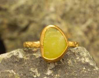 Natural Raw Yellow Apatite Stone Ring Handcrafted Hammered 24K Gold Plated 925 Sterling Silver Stackable Rough Gemstone Ring by Pellada