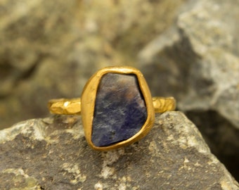 Sodalite with hammered flat ring in size 4,5 US 48mm