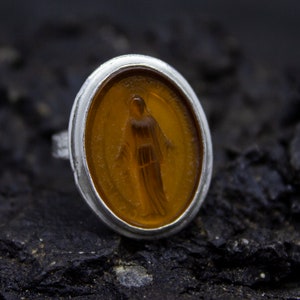 Virgin Mary Intaglio Silver Ring | 925 Sterling Silver | Christian Religious Intaglio Ring | Murano Glass Miraculous Dainty Ring by Pellada