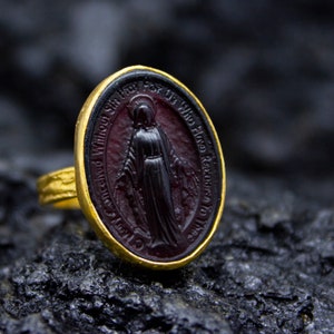 Miraculous Virgin Mary Intaglio Gold Ring | 24K Gold Plated 925 Sterling Silver | Religious Intaglio Signet Ring | Relief Ring by Pellada