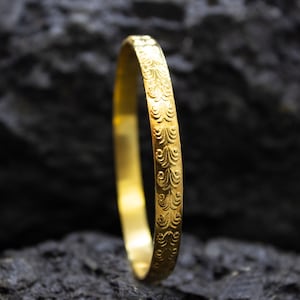 Gouden armband met patroon | 925 sterlingzilver | Zilveren stapelarmband | Gebloemde wijnstok armband | Cadeau voor vrouwen van Pellada