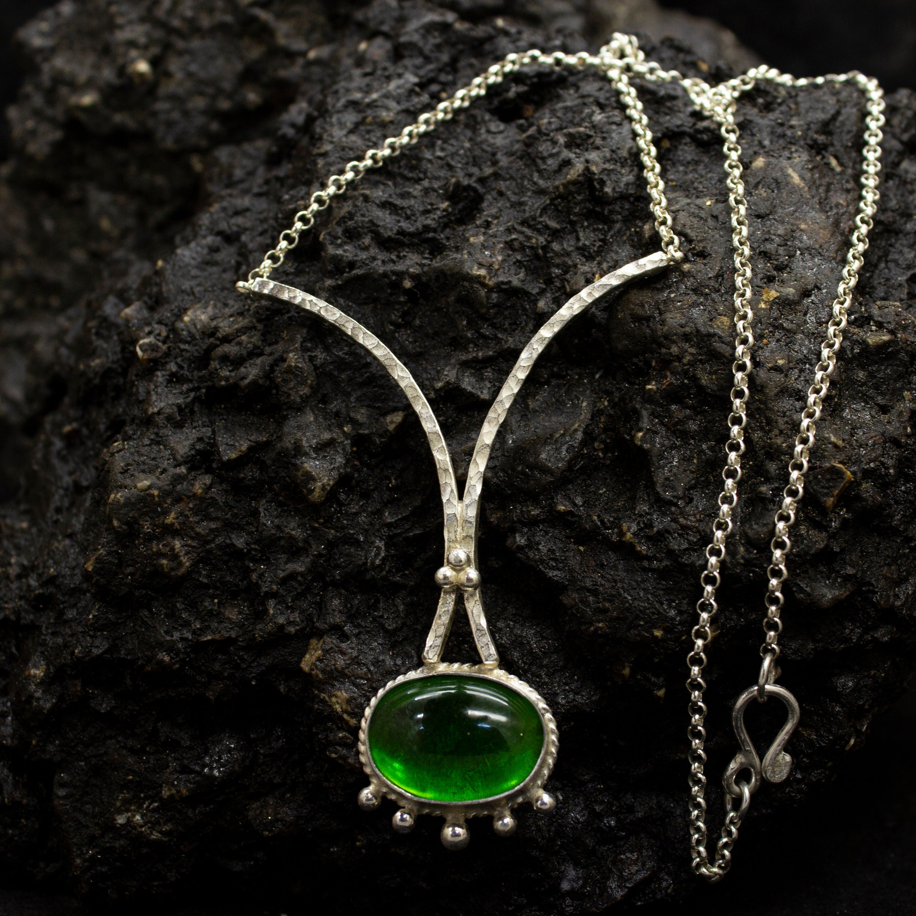 アクセサリー Vintage Silver Green Stone Necklace 925 Vintage 925 Sterling Silver Oval Framed Green Stone Pendant