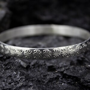 Patroon bangle armband | 925 sterling zilveren armband | Stapelarmband | Floral Vine Bangle armband | Cadeau voor haar door Pellada