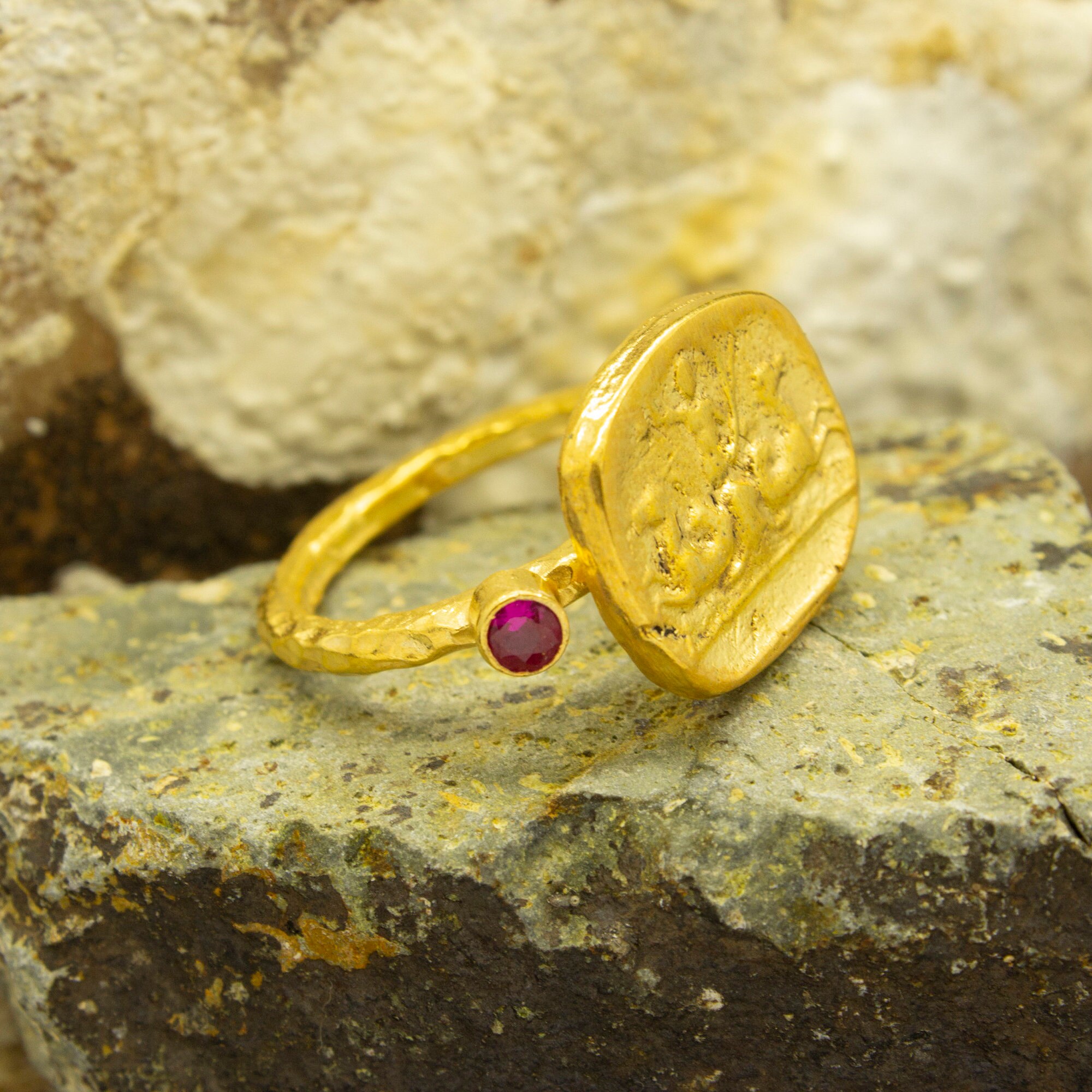 Roman Art Horses Signet Ring | 24K Gold Plated | Ancient Rome Horses ...