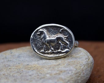 Anneau de lion d'art romain antique | Argent sterling 925 plaqué or 24 carats | Chevalière Lion | Bague Horoscope | Bijoux martelés par Pellada