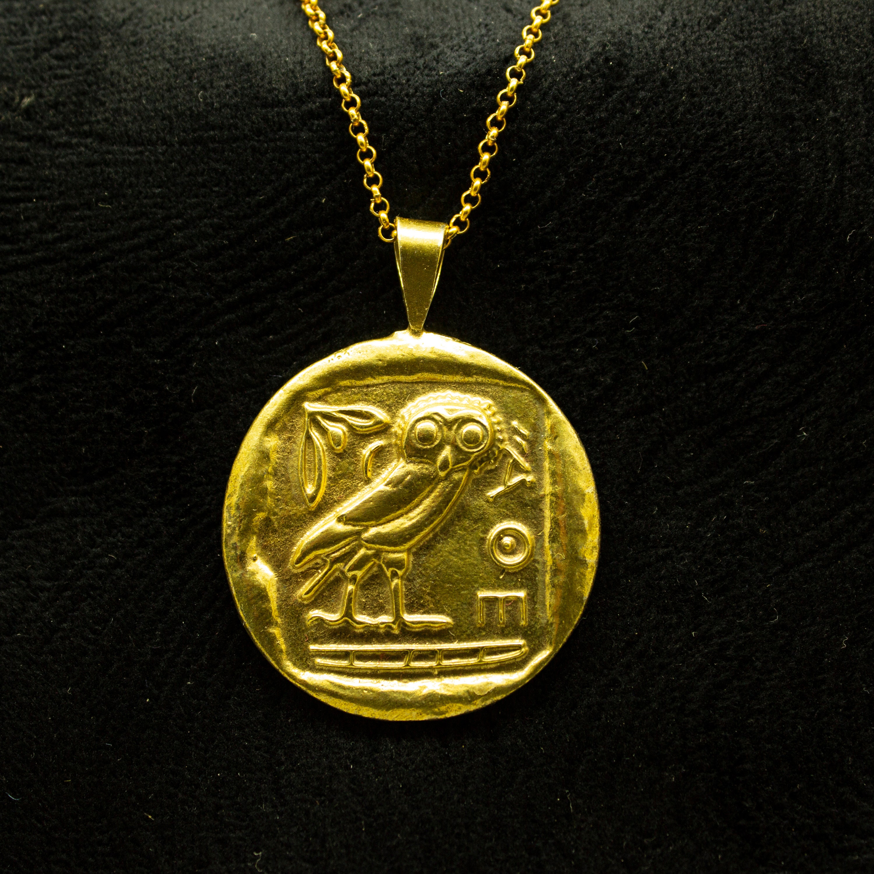 Madam Stoltz  Anhänger Eule mit Glöckchen in Antik Gold aus Metall