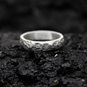 Couples Promise Hammered  Silver Ring 4 mm | 925 Sterling Silver Rustic Wedding Bands | Hammered Unisex Rings | Free Engraving by Pellada