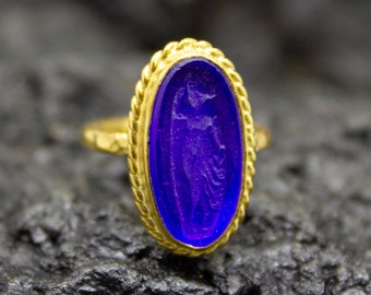 Anillo de plata con cristal de intaglio de mujer griega antigua / chapado en oro de 24 quilates / joyería de Venus de la antigua Grecia / anillo con figura antigua vintage de Pellada