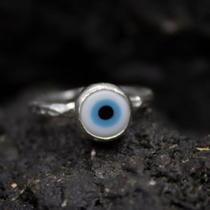 Pierścień Evil Eye | Pierścień ochronny ze srebra młotkowanego | Pierścień ze srebra próby 925, pozłacany 24-karatowym złotem | Biżuteria z pozytywną energią | Szczęśliwy prezent od Pellada