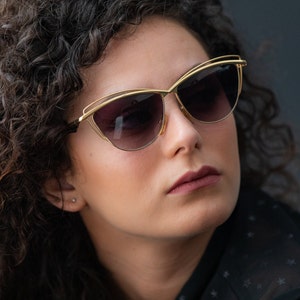 Versace 1990s vintage cat eye sunglasses women V39