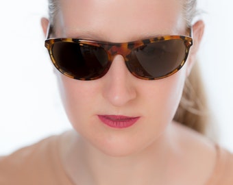 90s vintage sunglasses classic oval tortoise Armani 811