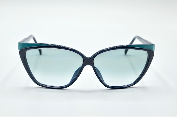 Dior women's sunglasses 80s vintage cat eye navy … - image 2