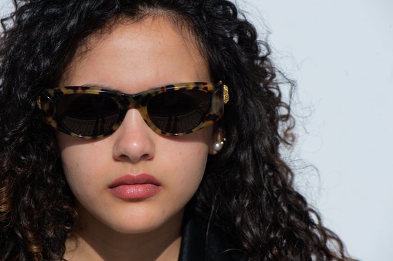 90s Vintage Tortoise Cat Eye Sunglasses Women Nouvelle Vague  display picture 3