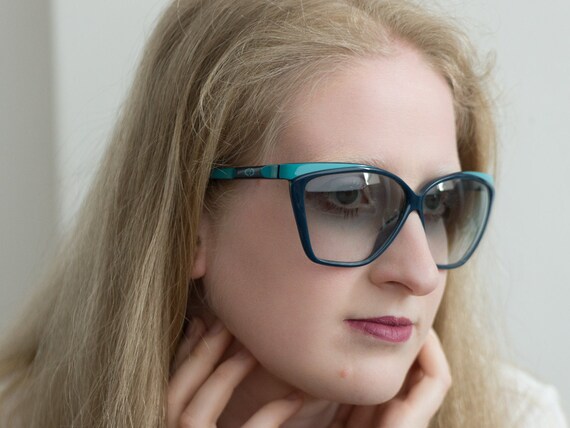 Dior women's sunglasses 80s vintage cat eye navy … - image 3