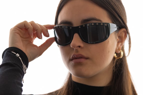 Squared sunglasses with detail and pattern – John Richmond