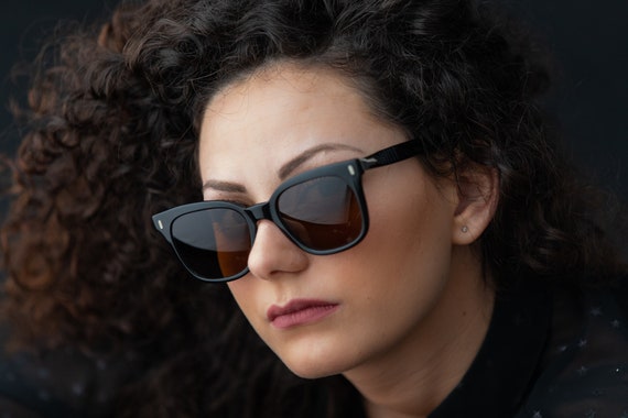 PERSOL RATTI 9231 サングラス、1980 年代の光沢のある黒のスクエア型