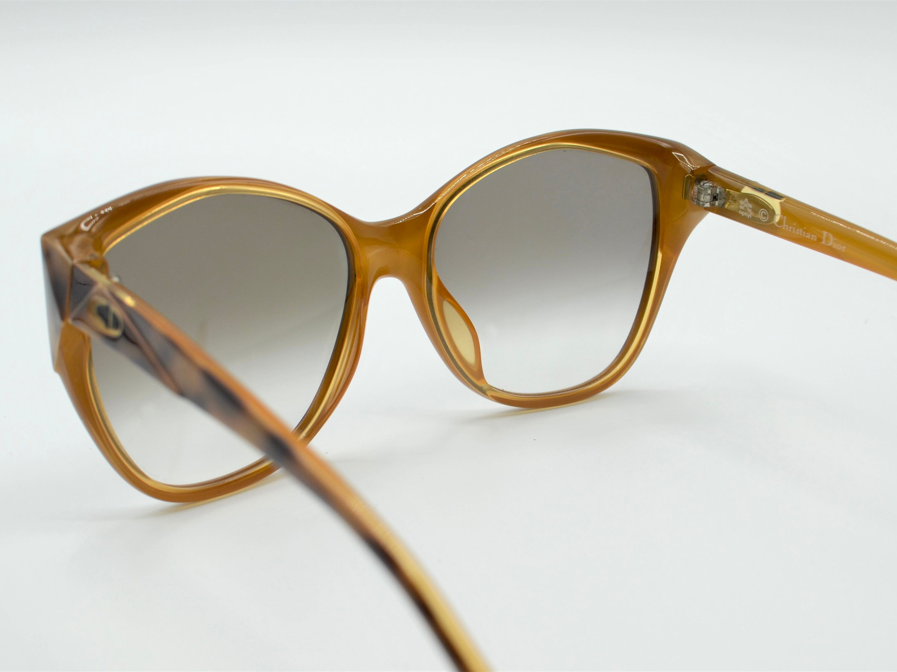80s Dior Vintage Women's Sunglasses Tortoise Beige Rounded 80s Dior Vintage Women's Sunglasses Tortoise Beige Rounded