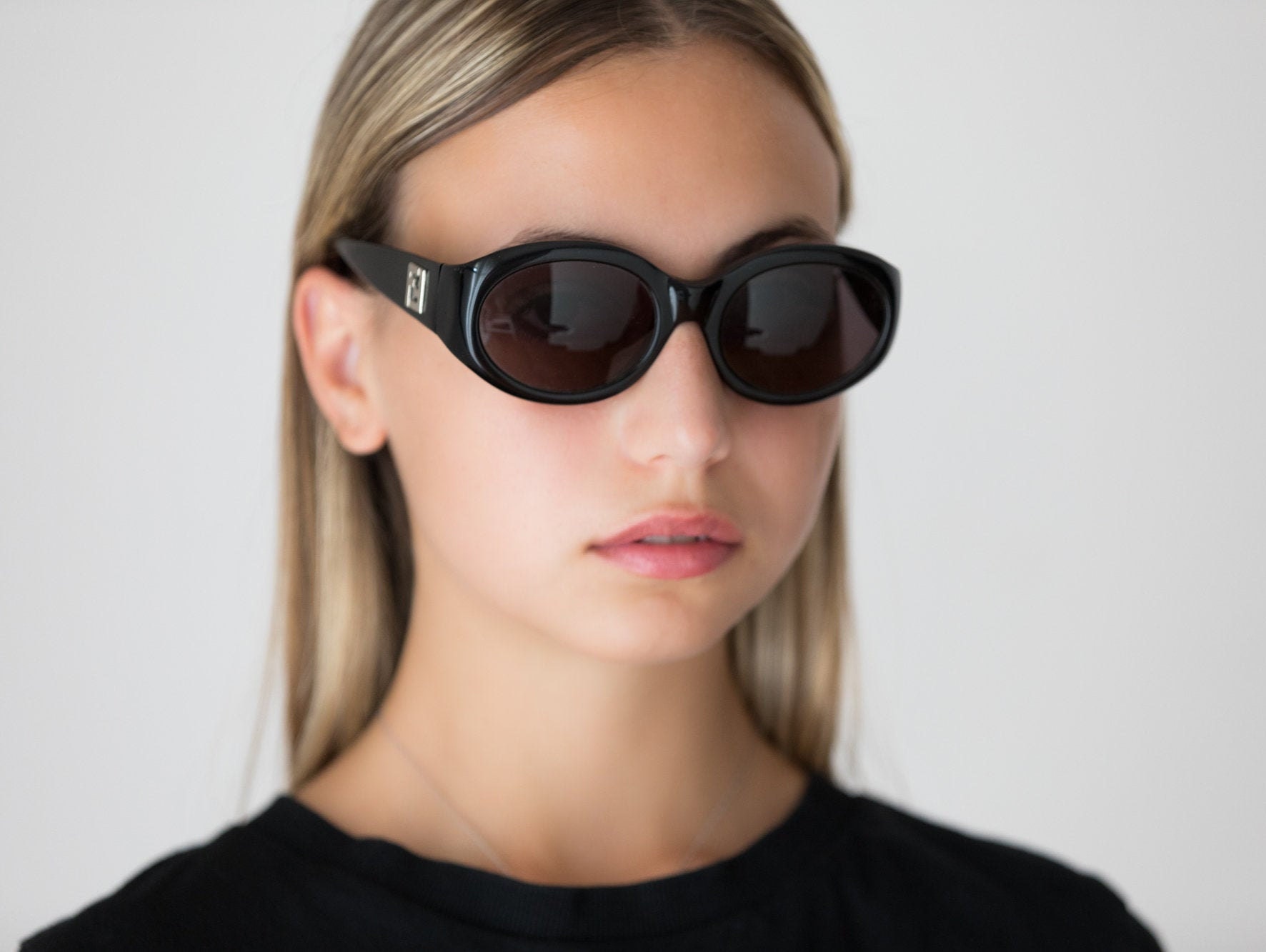 fendi oval sunglasses