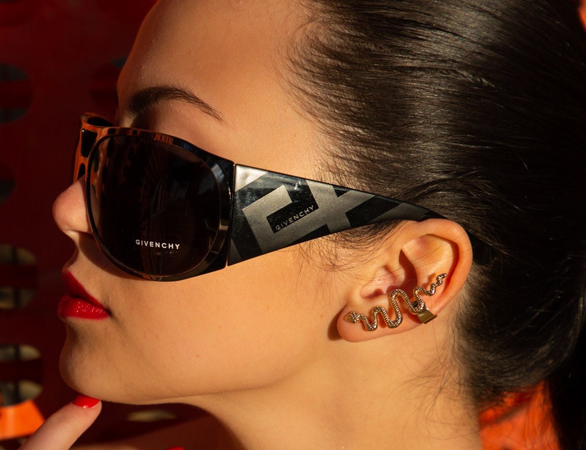 2000s GIVENCHY SGV219 Aviator Sunglasses - Etsy display picture 3