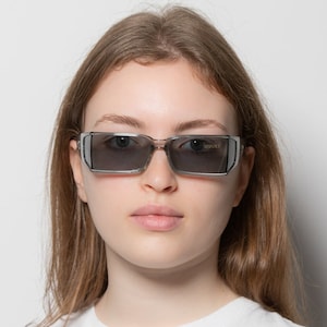 1990s VERSACE 4014 vintage sunglasses rectangular clear grey