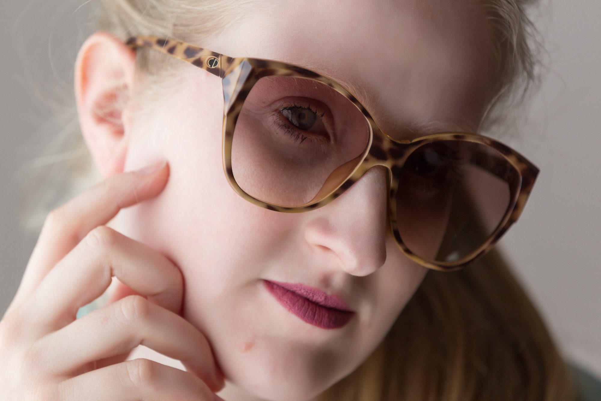 80s Dior Vintage Women's Sunglasses Tortoise Beige Rounded 80s Dior Vintage Women's Sunglasses Tortoise Beige Rounded