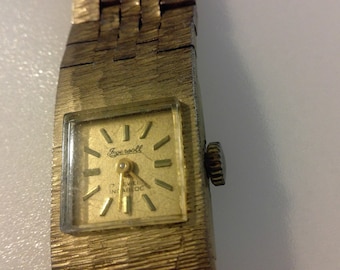 Beautiful Vintage Gold Tone Ingersoll 17 Jewels Mechanicai