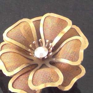 A 1960s Retro Gold Tone Mesh Flower Floral Vintage