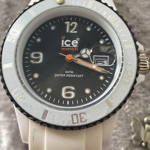 Montre Ice Watch en silicone blanc avec cadran noir Grande