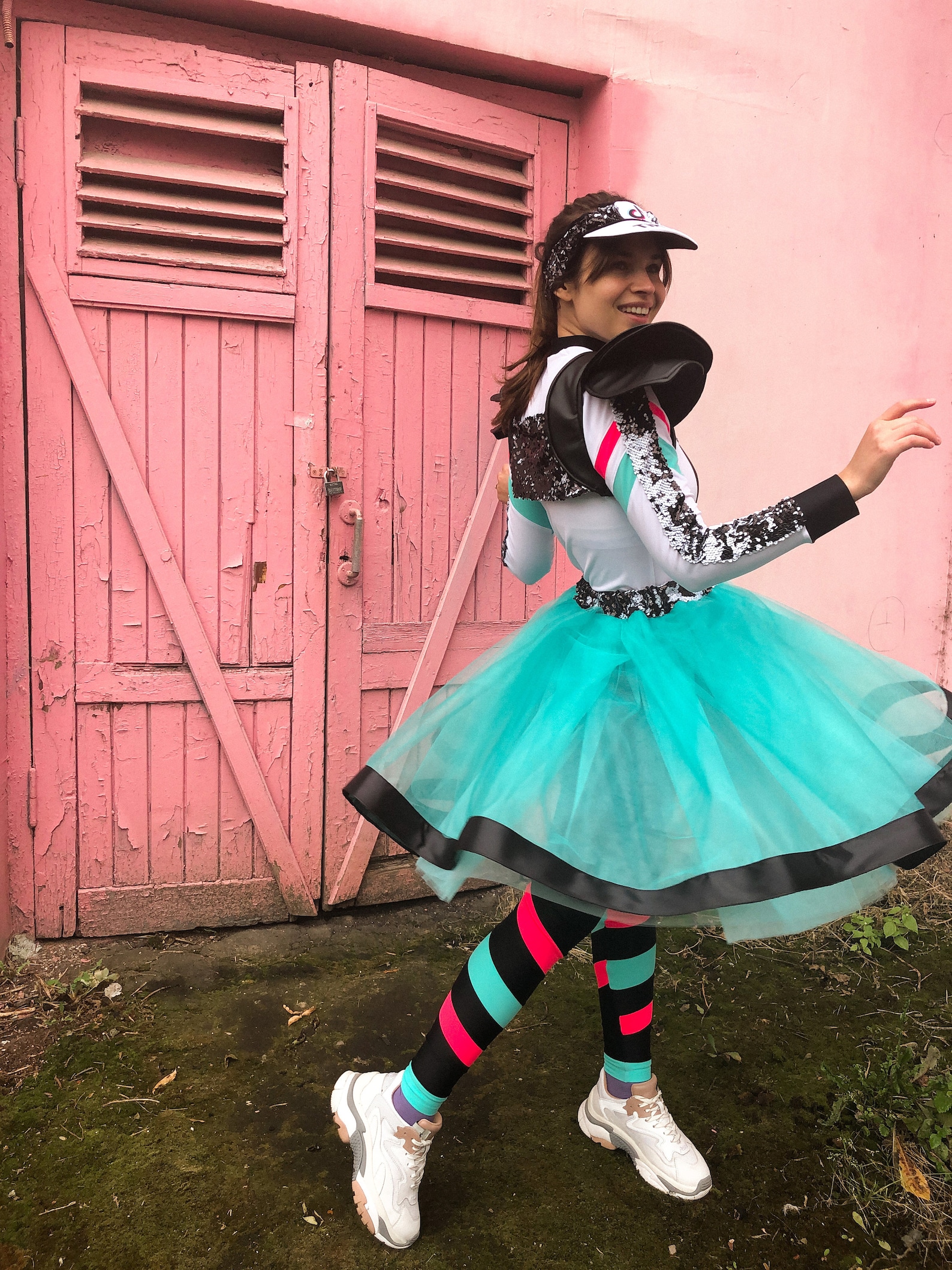 Unashamed Tour: Dressing For The Tiktok Age - i0pifim