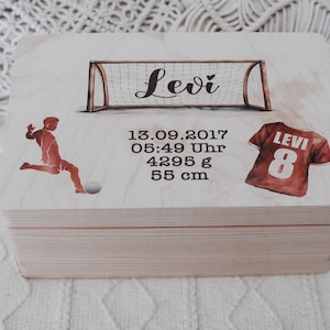 Caja de recuerdos de fútbol, caja de recuerdos para bebé, decoración de habitación de bebé, decoración de bebé, caja de recuerdos de bebé de fútbol, decoración de habitación infantil, caja de madera, nacimiento