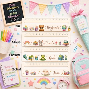 Personalisierte Lesehilfe für Mädchen mit Regenbogenmotiv und Namen als Geschenk zur Einschulung.