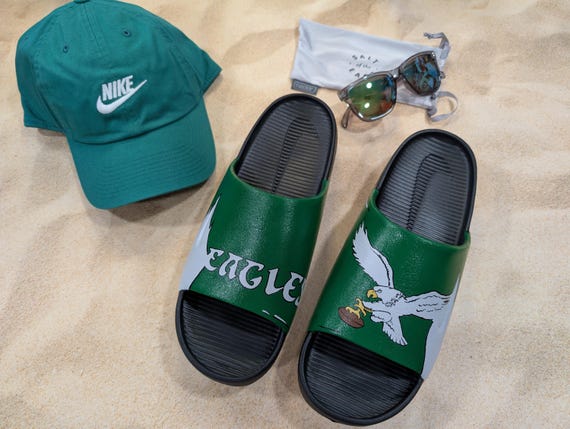 nike eagles slides